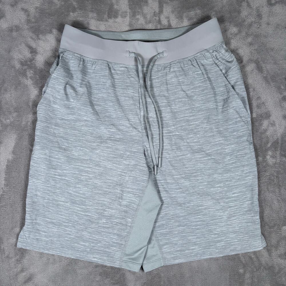 Men’s Lululemon T.H.E. Short 9” Lined Size S Heathered Gray